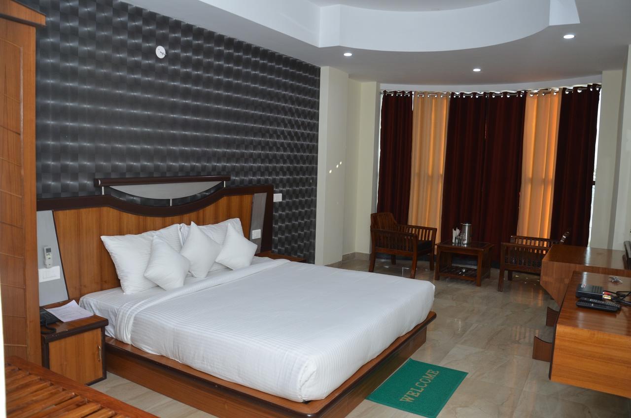 Отель Chopra Residency Hamirpur Экстерьер фото
