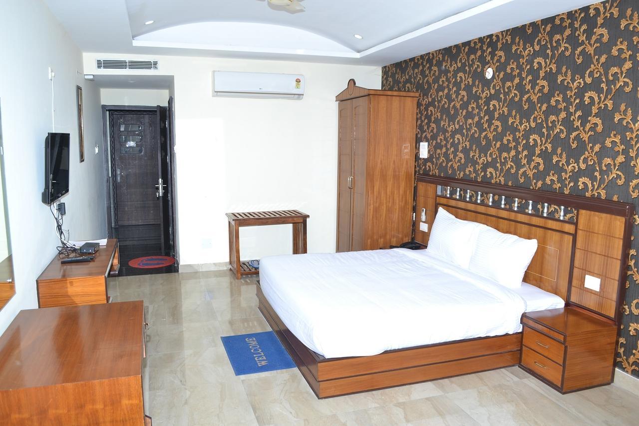 Отель Chopra Residency Hamirpur Экстерьер фото