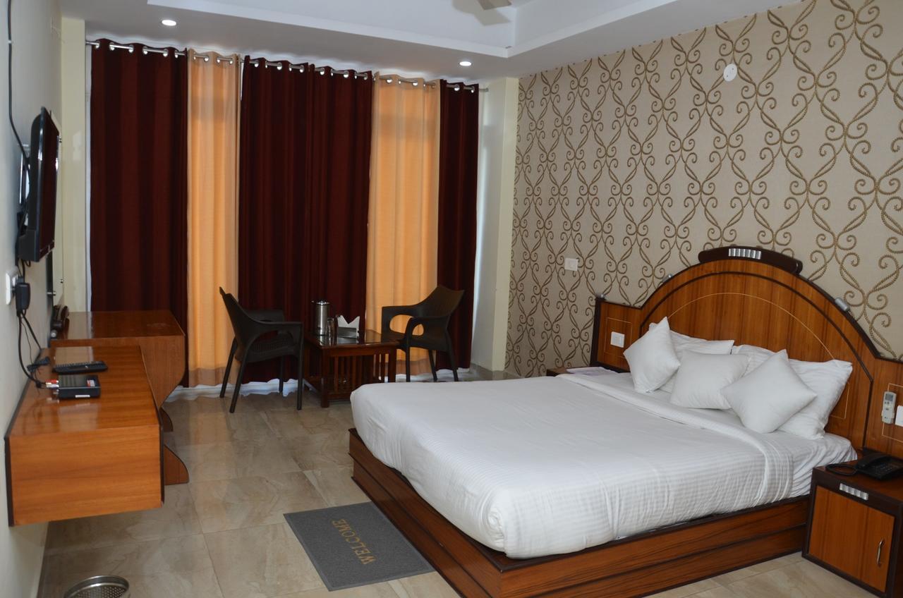 Отель Chopra Residency Hamirpur Экстерьер фото